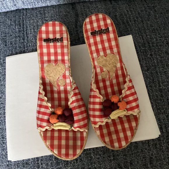 Unlisted preowned platform sandals - Picture 1 of 5